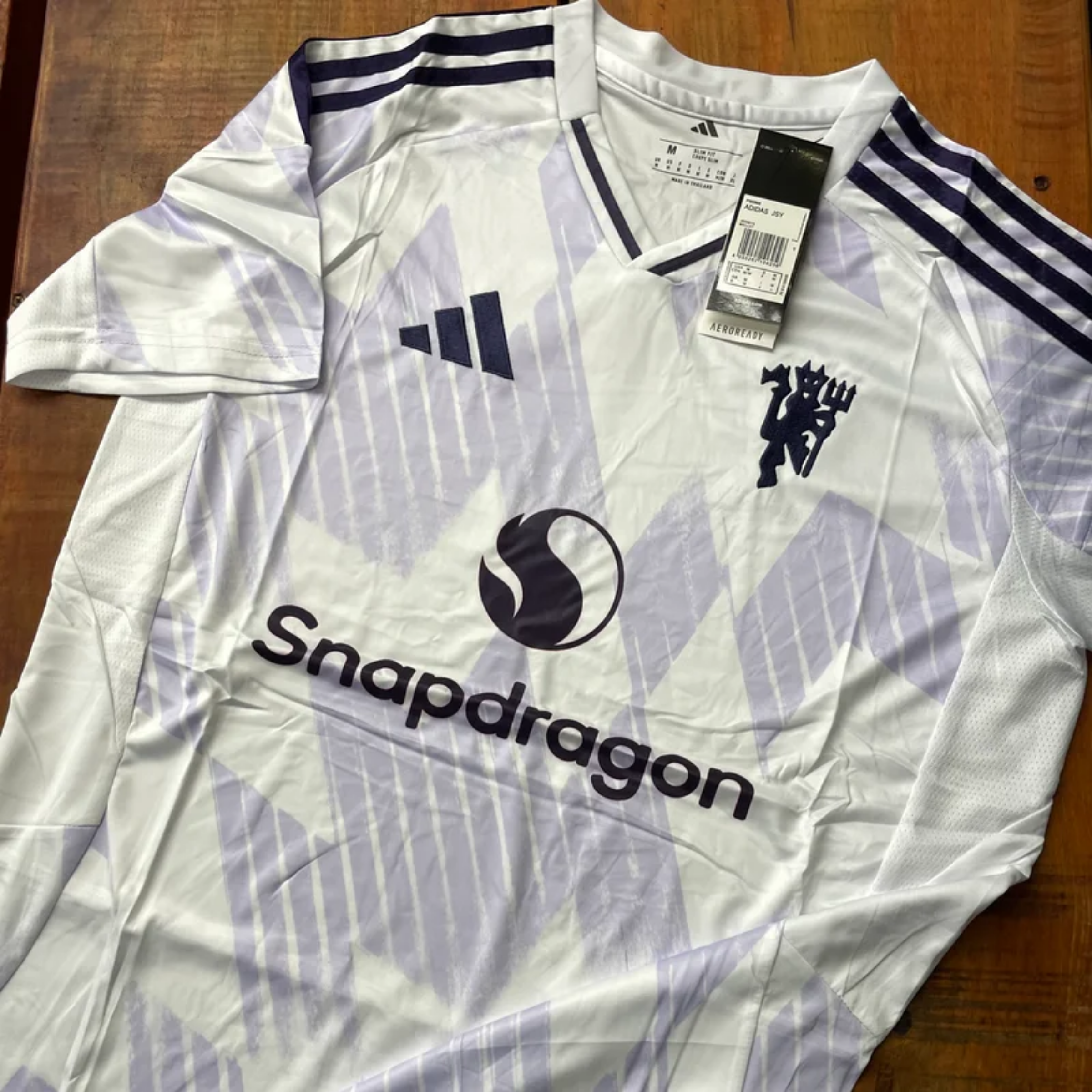 Camisa de Torcedor Manchester United Branca e Roxa